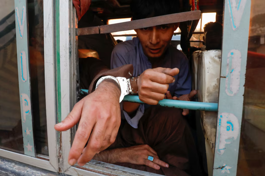 طالبان از جامعه جهانی خواست نگذارد کشورهای همسایه بر مهاجران افغان 'ظلم کنند'