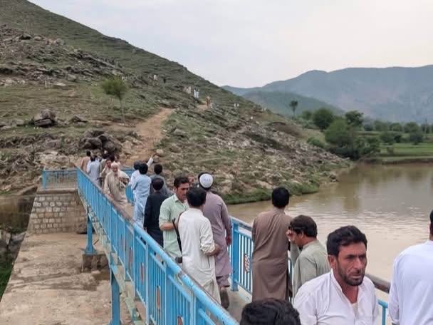 د خیبرپښتونخوا په باجوړ کې په یوې چاودنه کې د ښوونځي د یوه ښوونکي په ګډون ۲ کسان وژل شوي