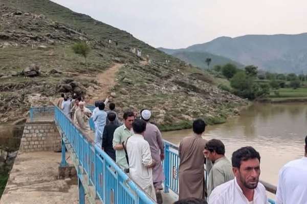 د خیبرپښتونخوا په باجوړ کې په یوې چاودنه کې د ښوونځي د یوه ښوونکي په ګډون ۲ کسان وژل شوي