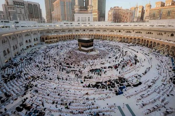 سعودي عربستان: د عمرې وېزو نوي مقررات راتلونکې اونۍ عملي کیږي