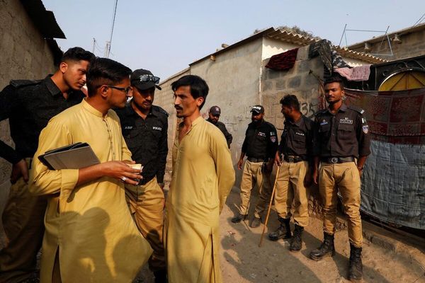 Pakistan Must Stop Deporting Afghan Journalists, Says Rights Group