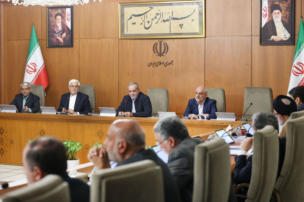 رئیس‌جمهور ایران: خامنه‌ای در پاسخ به نامه ترامپ مذاکرات مستقیم با امریکا را رد کرد 