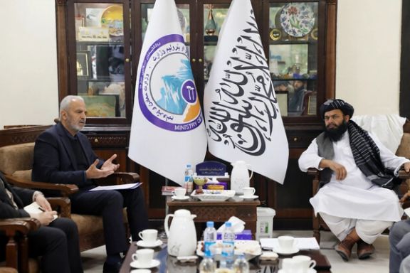 ایراني سفیر له طالبانو سره د افغانستان د کانې زېرمو په برخه کې د پانګونې په اړه خبرې کړې