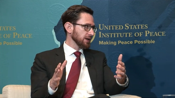 تام وست: از دید پاکستان حکومت طالبان نه پایدار است و نه نماینده مردم افغانستان