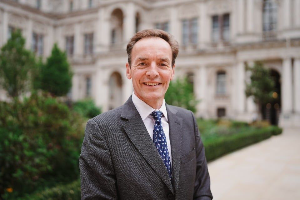 نماینده ویژه بریتانیا برای افغانستان خواستار لغو فرمان شماره ۱۲ رهبر طالبان شد