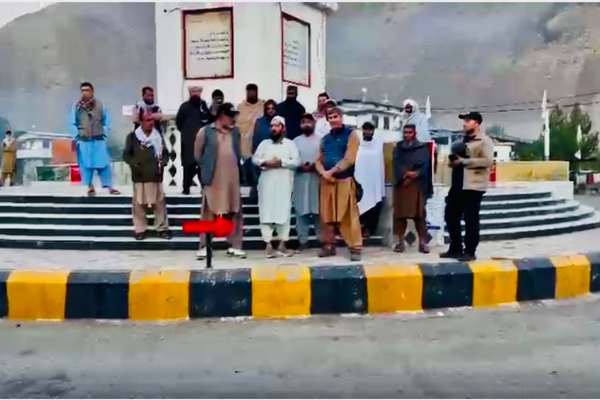 له روسیې د ۷۰ سیلانیانو کاروان پنجشېر ته تللی