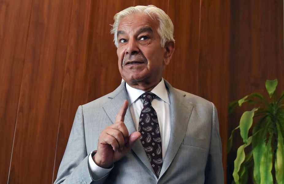 طالبانو ته د خواجه اصف خبرداری: د وینې حساب به په وینه اخیستل کېږي