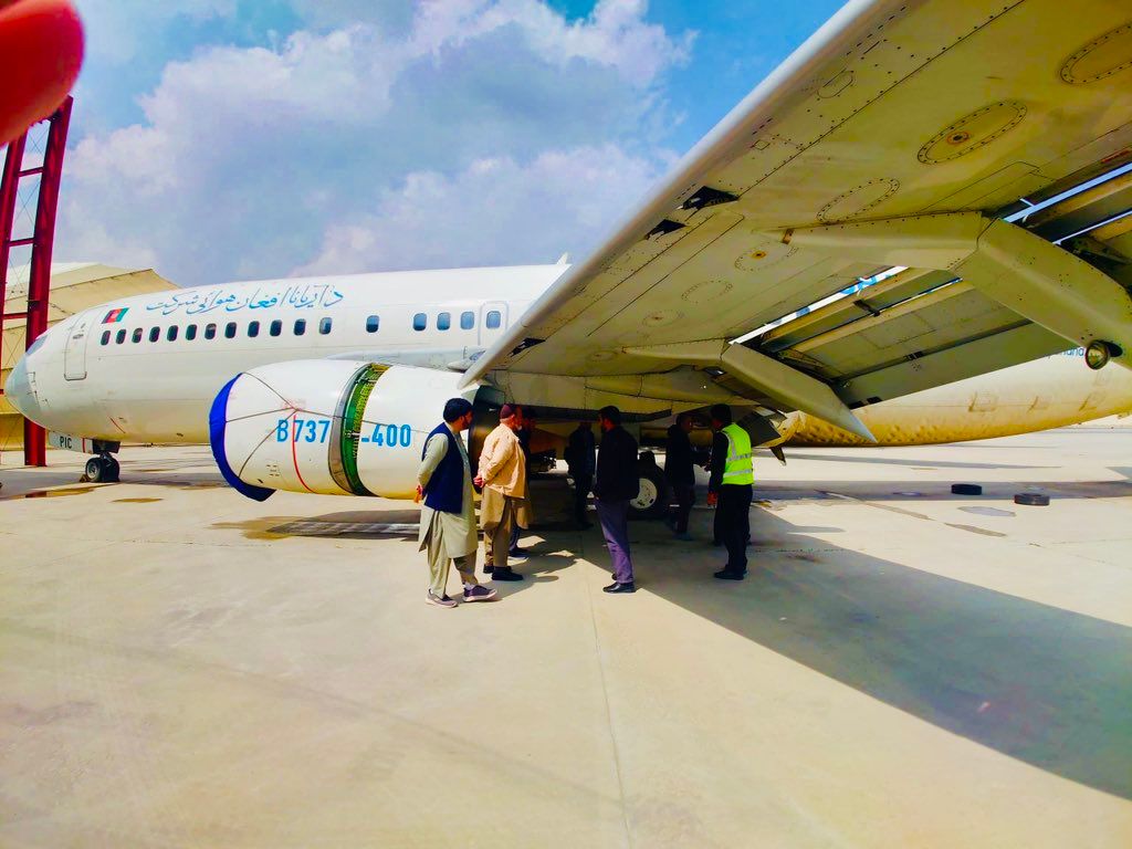 د بیمې د یوه ایراني شرکت پلاوی د اریانا افغان زیانمنې شوې الوتکې څیړلو لپاره کابل ته تللی 