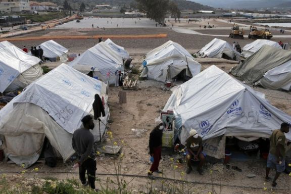 یک زن پناهجوی افغان به خاطر آتش زدن خیمهاش در یونان با خطر ۱۰ سال زندان رو به رو است