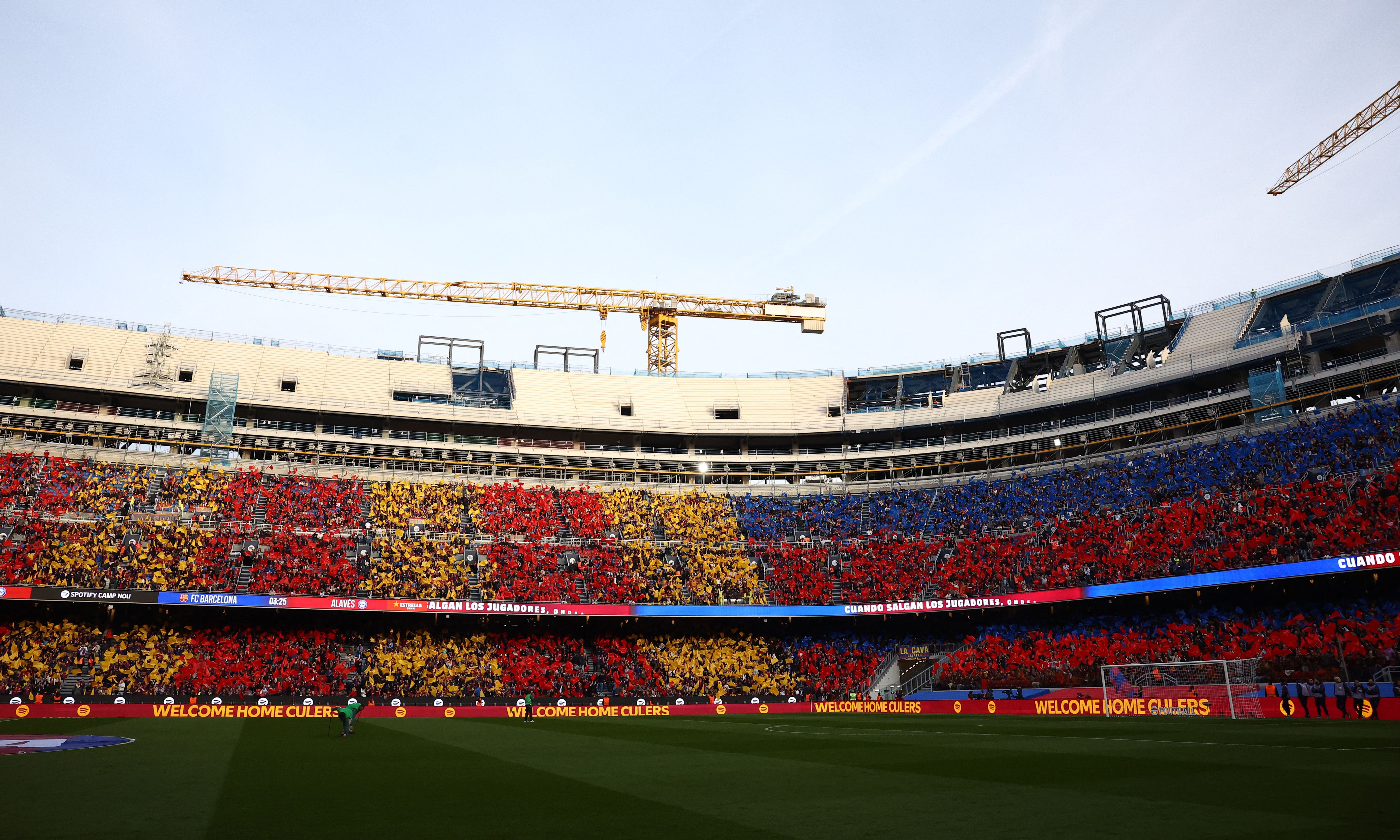 پیشنهاد سنگین ده میلیارد یورویی عربستان سعودی برای خرید باشگاه بارسلونا