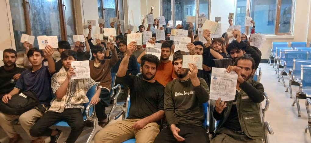 د پاکستان او عراق له زندانونو تر ۵۰۰ زیات افغانان خوشې شول