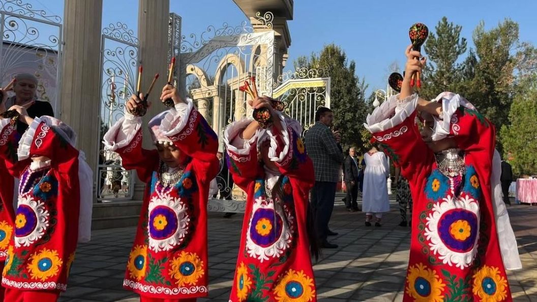 د ازبکانو د قاشوغو نڅا؛ له نسلونو پاتې ولسي هنر