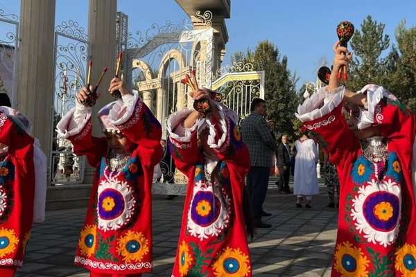 د ازبکانو د قاشوغو نڅا؛ له نسلونو پاتې ولسي هنر