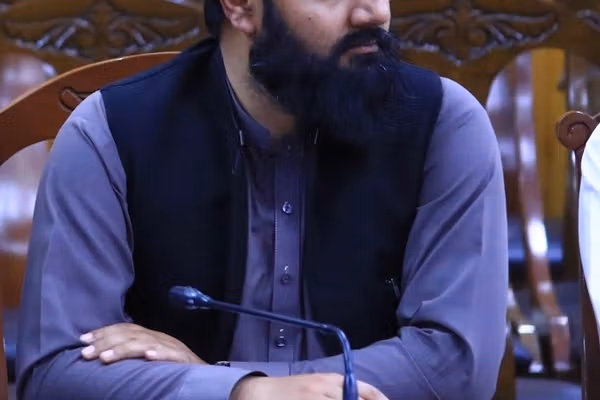 طالبان: د ځیرکو موبایلونو بندیز په اړه د مخابراتو وزیر ته ځانګړې شوې څرګندونې بېاساسه دي