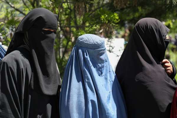 صدای مخالف زنان از خانههای طالبان؛ «پای ملاها شوم است، اگر پادشاه شوند نان گم میشود»