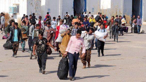 د کډوالو د ملاتړ اداره: افغان کډوال د ایران څخه د ایستلو پر مهال له تاوتریخوالي سره مخ شوي