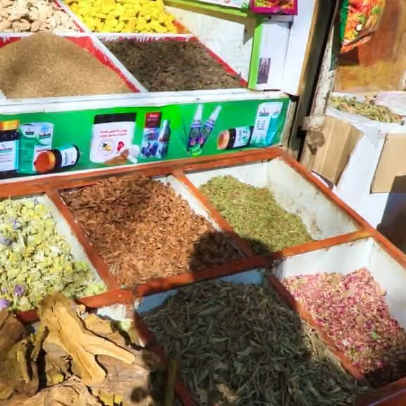 افغان ناروغانو د درملنې لوړ لګښت له امله «دودیزو او ارزانه لارو» ته مخه کړې ده
