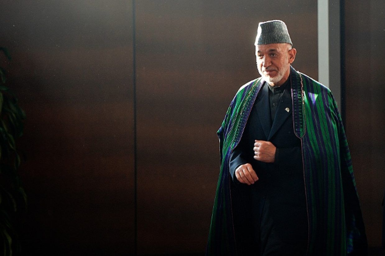 د طالبانو د سختو محدودیتونو له امله حامد کرزی ان خپل ولایت ته د سفر اجازه نه‌لري