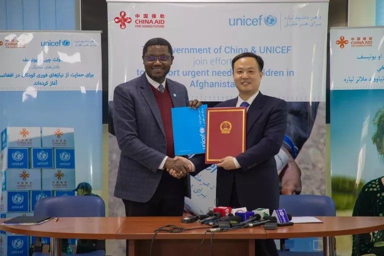 چین بیش از یک میلیون دالر به پروژه‌های بهداشتی در افغانستان کمک می‌کند