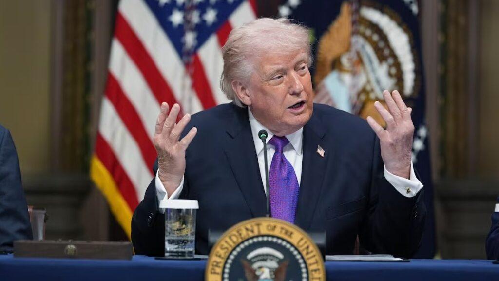 ټرمپ وایي د راتلوکو دوو اونیو لپاره یې پر ایران بریدونه وځنډول