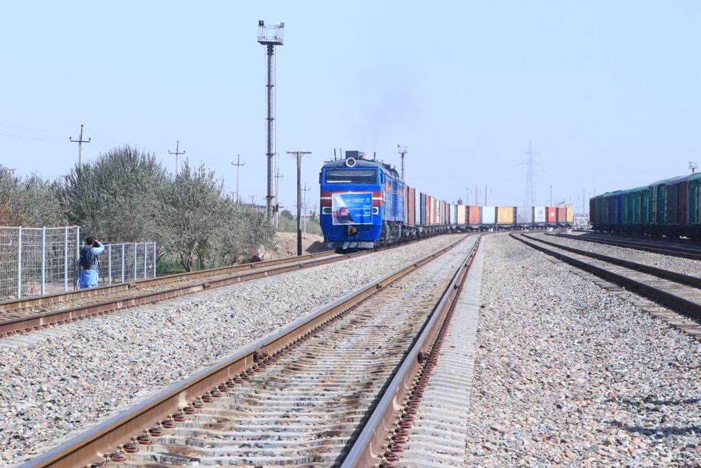  طالبان می‌گوید به رغم تصمیم ایران، واردات کالا از این کشور ادامه دارد