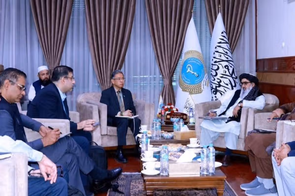 جلالي او د روغتیا نړیوال سازمان مشر د افغانستان د روغتیايي سیستم پر پیاوړتیا غږېدلي