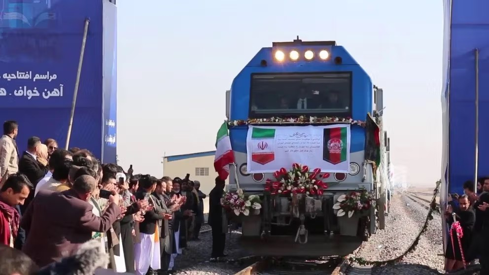 د افغانستان او ایران ترمنځ د مساپر وړونکي اوګارډي خدمات پیلیږي