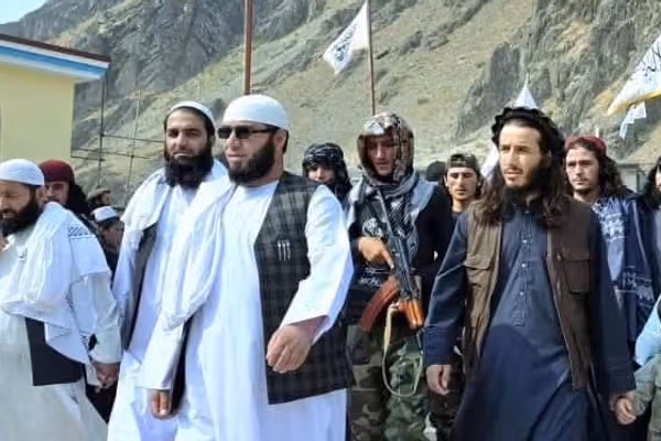 تشدید آرایش نظامی در بدخشان؛ جمعه فاتح نیروهایش را به حالت آمادهباش درآورد