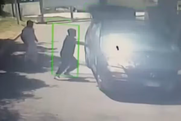 پولیس ایتالیا دو پاکستانی را به اتهام سوزاندن کارگران افغان بازداشت کرد
