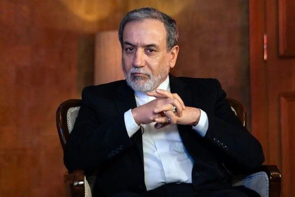 عباس عراقچي د پاکستان او طالبانو ترمنځ د شخړو د حل لپاره د ایران چمتووالی اعلان کړ