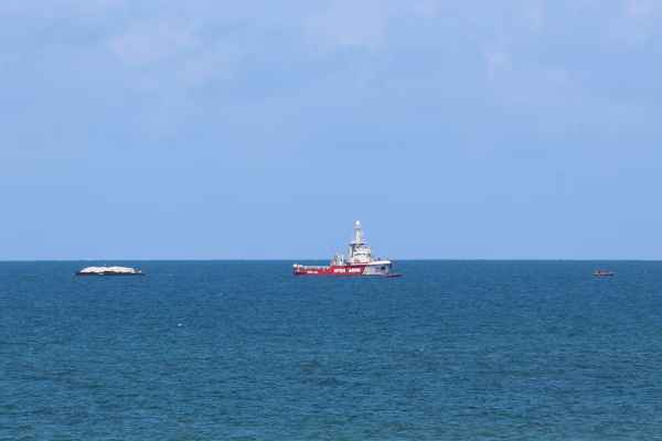 کشتی کمک‌های بشردوستانه به غزه رسید