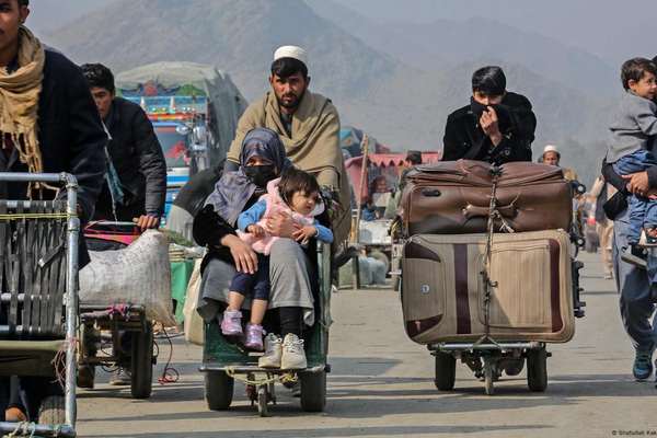 په دوو اوونیو کې؛ له ایران او پاکستان نه تر ۴۹زره ډېر کډوال افغانستان ته ستانه شوي دي