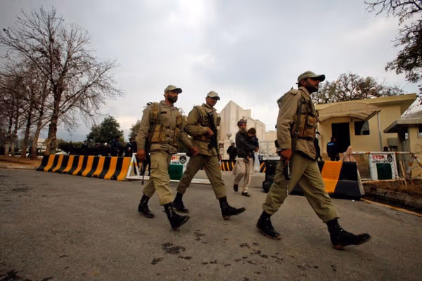 در دو رویداد جداگانه در پاکستان ۱۳ تن بهشمول هفت پولیس کشته شدند