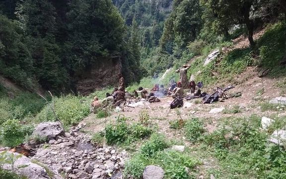 پاکستاني طالبان وايي، چې دوی د ډیورنډ کرښې په اوږدو کې په قبایلي سیمو کې اوسیږي