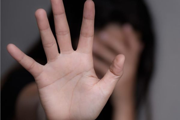 کراچۍ کې ښځې اوس هم د تاوتریخوالي ښکار دي؛ په څلورو میاشتو کې سلګونه پېښې ثبت شوي