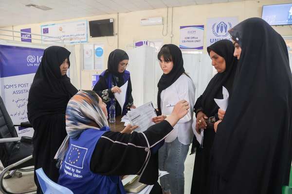 طالبان: ایران در کمتر از یک ماه بیش از ۶۲۱ هزار افغان را از اسلامقلعه اخراج کرده است