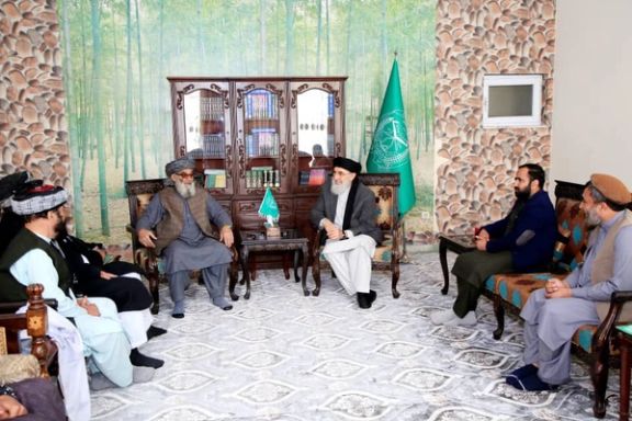 د طالبانو له خوا د ګوندونو له لغوه کولو سره حکمتیار د خپل حزب له بیرغ سره را څرګند شو