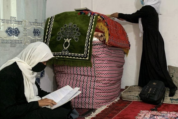 ناشطة أفغانية تفوز بجائزة الشيخ زايد لدعم تعليم الفتيات