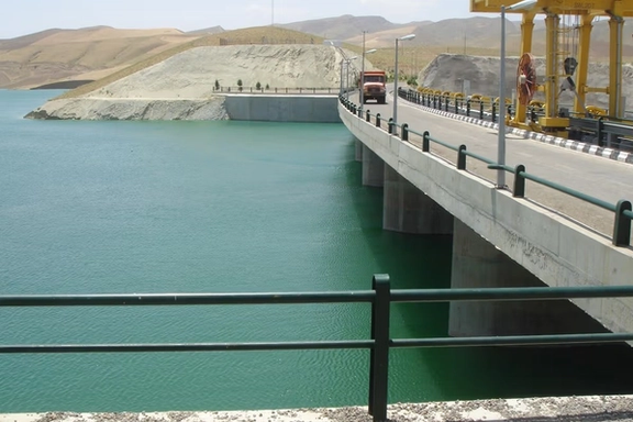 نائب إيراني يطالب طالبان بفتح مياه سدود أفغانستان لتأمين شرب مشهد