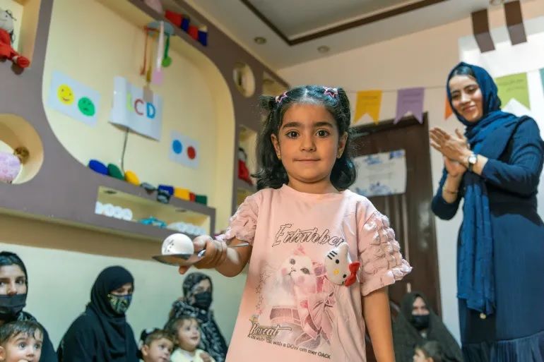 یونیسف وایي چې په افغانستان کې د مور او ماشوم د ملاتړ ۷۰ مرکزونه لري