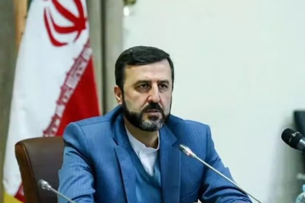 ایراني چارواکی: د پلونو او برېښناکوټونو د ګواښ په ځواب کې به سخت غبرګون وښودل شي