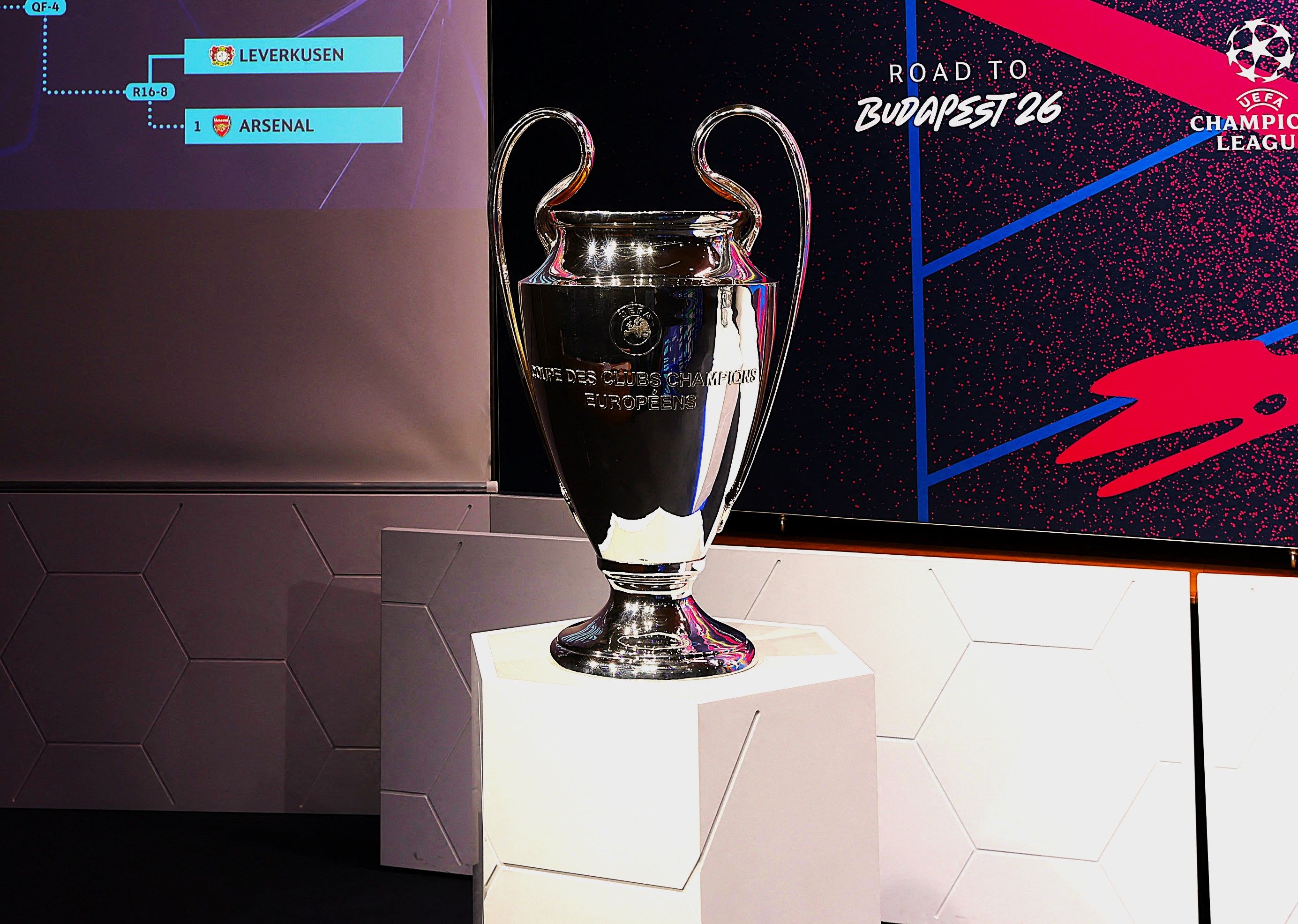 کدام تیم‌ها در یک‌هشتم نهایی لیگ قهرمانان اروپا از بیشترین شانس صعود برخوردارند؟