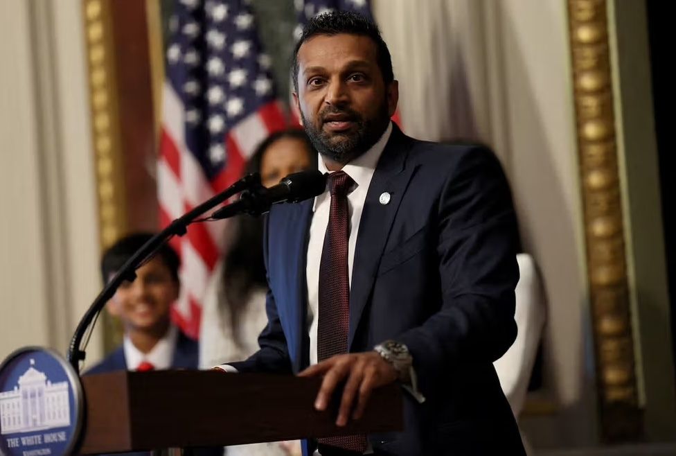 د اېف‌بي‌ای مشر له اتلانټیک مجلې د ۲۶۰ مېلیون ډالرو تاوان غوښتنه کړې