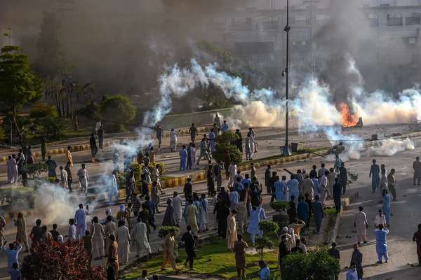 د نیپال د فساد ضد لاریونونو د مرګ ژوبلې شمېر ۷۲ کسانو ته لوړ شو