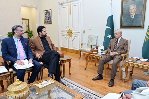 شهباز شریف د خیبر پښتونخوا له سر وزیر غوښتي چې د ترهګرۍ پر وړاندې مبارزه پیاوړې کړي