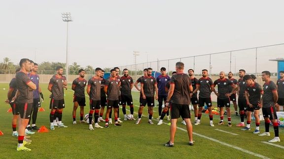 تیم ملی فوتبال افغانستان فردا شب مقابل قهرمان آسیا به میدان میرود