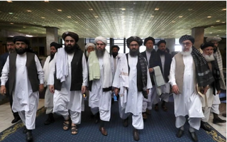 تحلیل: پر طالبانو دې فشار وساتل شي، خو افغانستان باید له نړیوالې انزوا وایستل شي