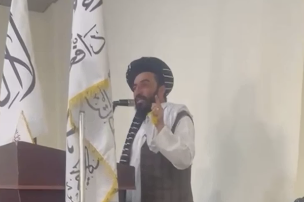 قائد أمني جديد لطالبان يهدد الإعلاميين: "كنا نريد قتلهم لكنهم فرّوا"