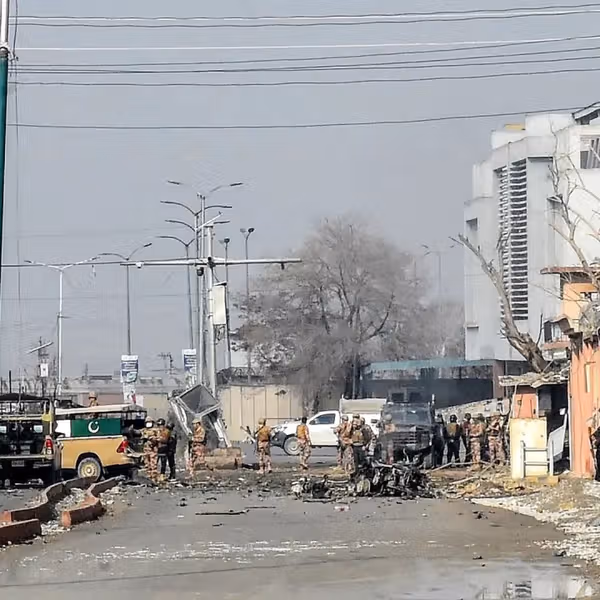 پاکستان میگوید ۱۰ نیروی امنیتی در حملات شبهنظامیان در بلوچستان کشته شدند