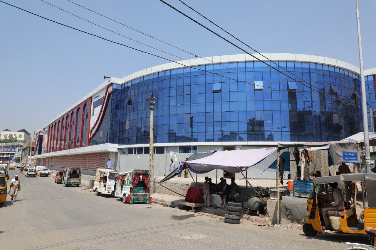 وزارت حج و اوقاف طالبان برای افزایش درآمد خود یک مارکت تجارتی در ننگرهار ساخته است